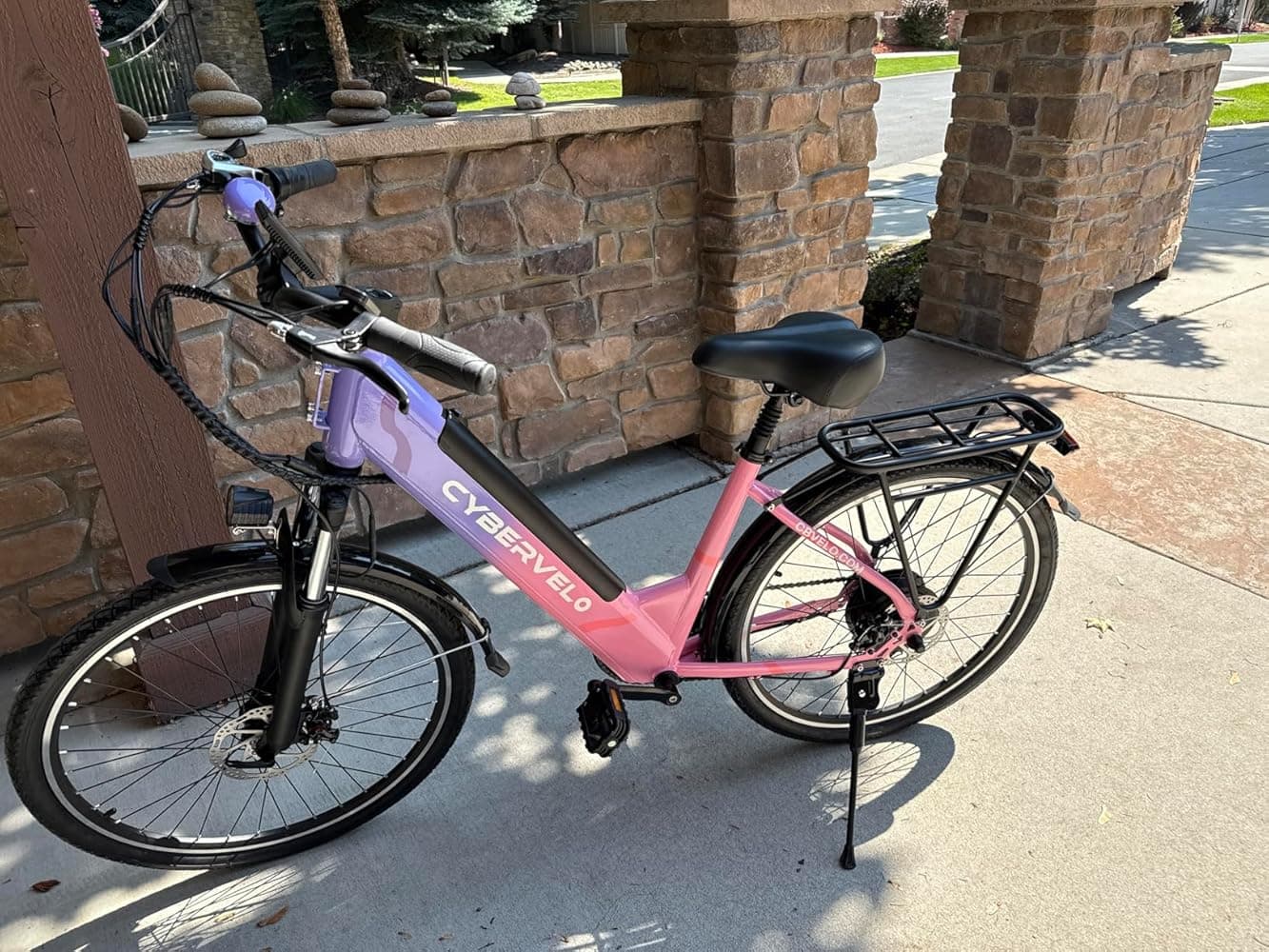 Cybervelo EK2 Step-Through E-Bike photographed by Lukas Weber